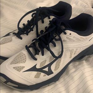 Mizuno Wave Lightning Z4 Volleyball Sneakers